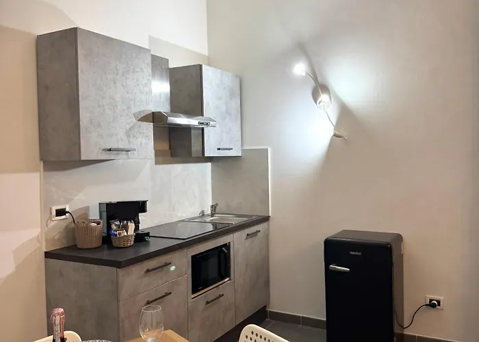 Moderno Vicino Trastevere 게스트하우스 로마